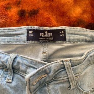 Hollister Low-rise Jean leggings /great condition